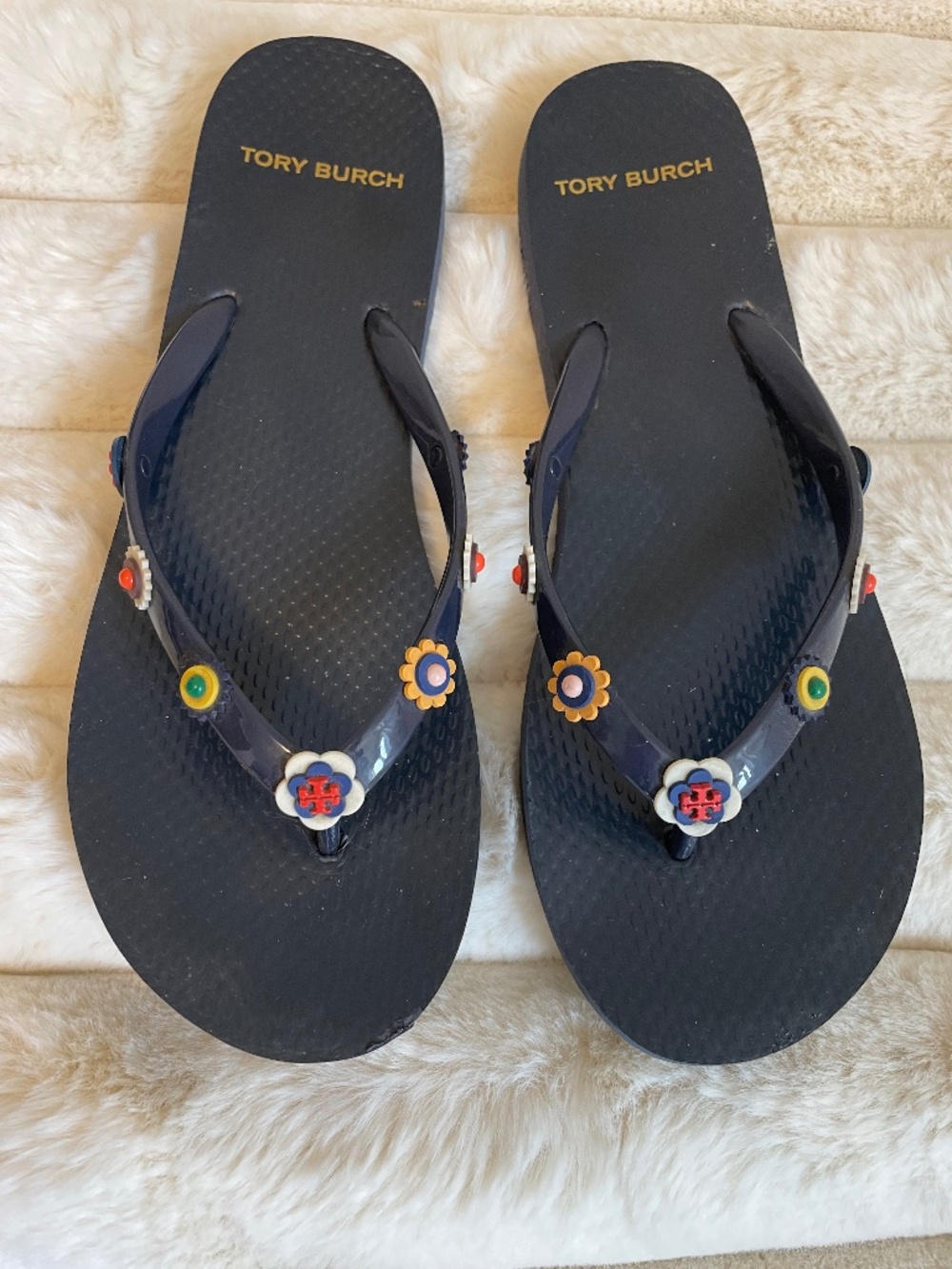 Tory Burch Raised Flower Flip-flops ~ Size 8